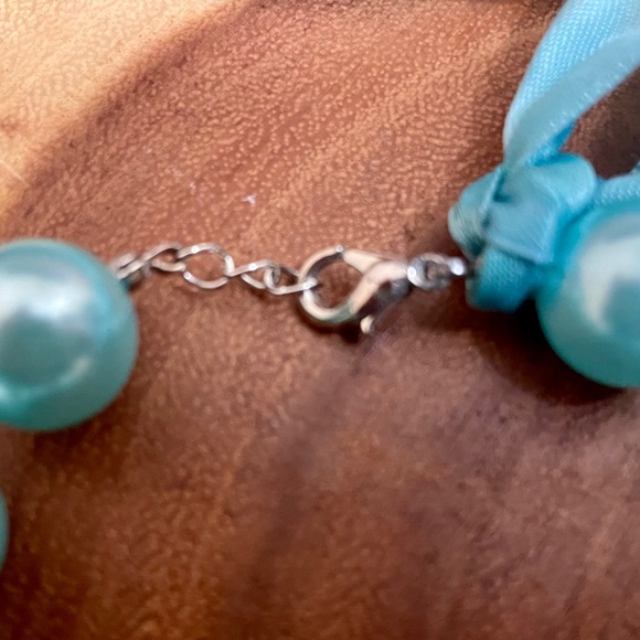 3/$15 Vintage Early 2000s Baby Blue Beaded Statement Necklace with Ribbon - Picture 4 of 6